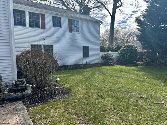 46 Wilmont Turn, Coram, NY 11727