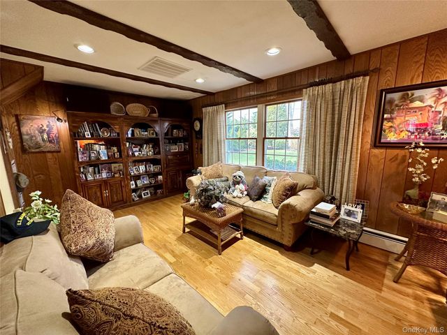 46 Wilmont Turn, Coram, NY 11727