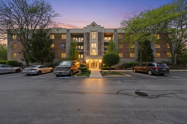 7841 W 157th Street 305, Orland Park, IL 60462