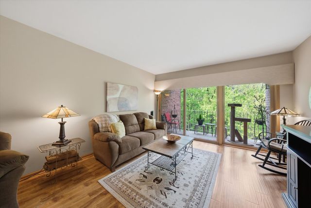 7841 W 157th Street 305, Orland Park, IL 60462