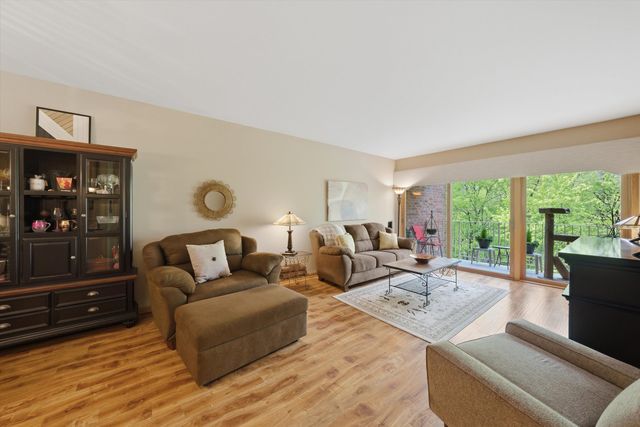 7841 W 157th Street 305, Orland Park, IL 60462