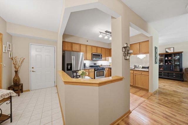 7841 W 157th Street 305, Orland Park, IL 60462