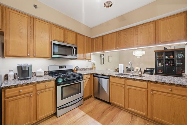 7841 W 157th Street 305, Orland Park, IL 60462