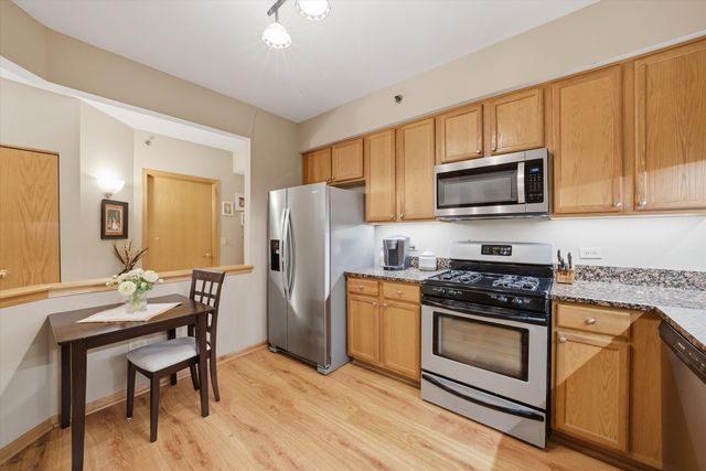 7841 W 157th Street 305, Orland Park, IL 60462