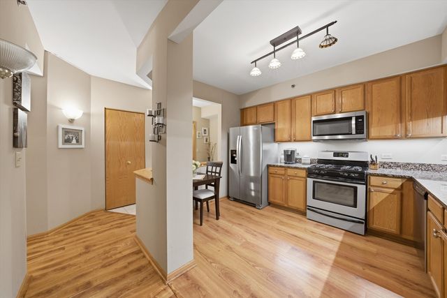 7841 W 157th Street 305, Orland Park, IL 60462