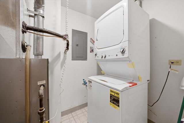 7841 W 157th Street 305, Orland Park, IL 60462