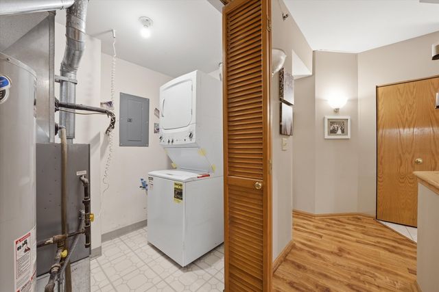 7841 W 157th Street 305, Orland Park, IL 60462