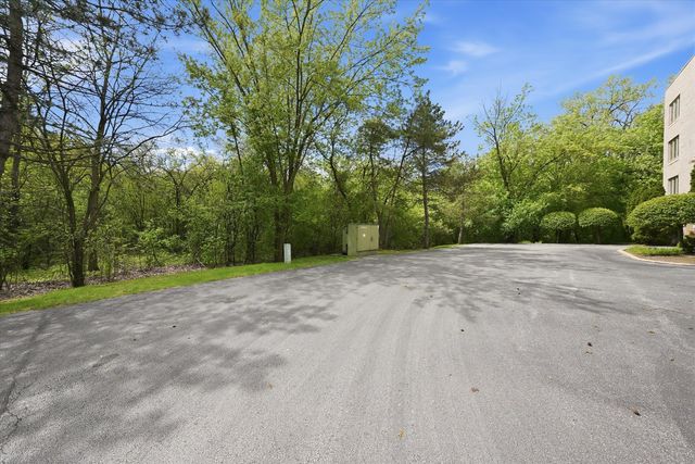 7841 W 157th Street 305, Orland Park, IL 60462
