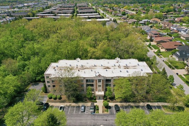 7841 W 157th Street 305, Orland Park, IL 60462