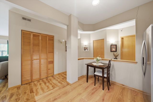 7841 W 157th Street 305, Orland Park, IL 60462