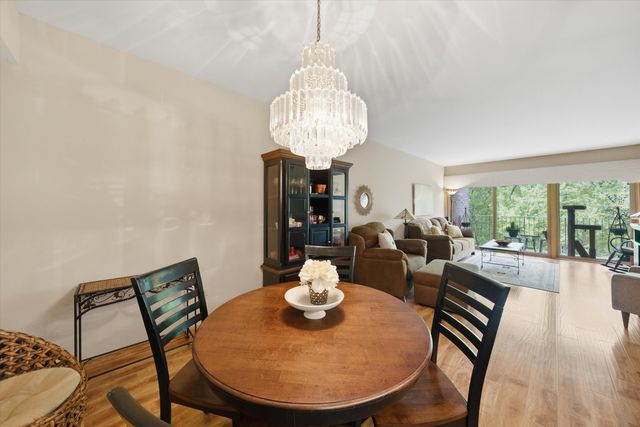 7841 W 157th Street 305, Orland Park, IL 60462