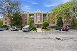 7841 W 157th Street 305, Orland Park, IL 60462