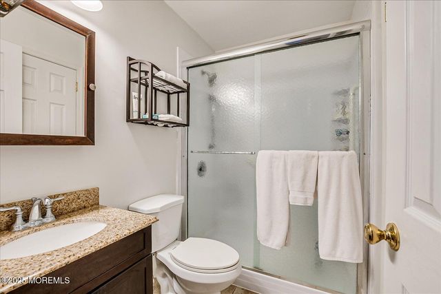 1 Linton Close, Freehold, NJ 07728