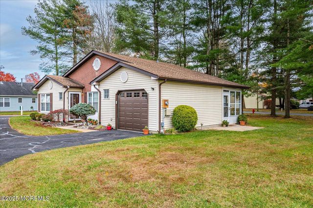 1 Linton Close, Freehold, NJ 07728