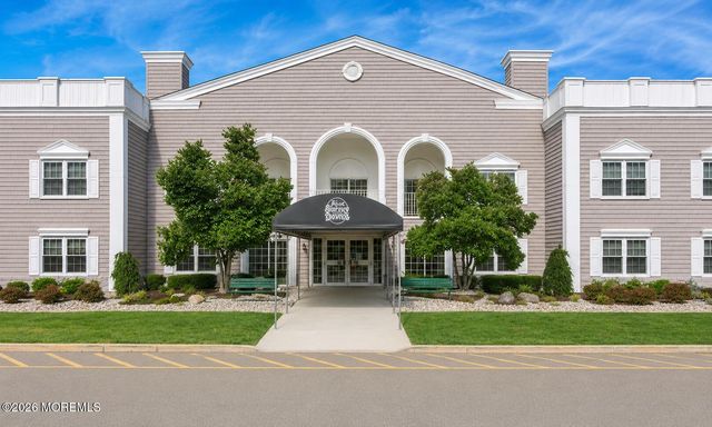 1 Linton Close, Freehold, NJ 07728