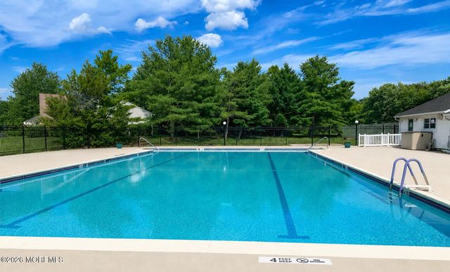 1 Linton Close, Freehold, NJ 07728