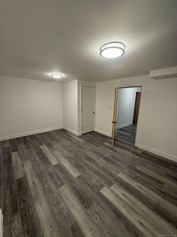 783 Naugatuck Avenue, Milford, CT 06461