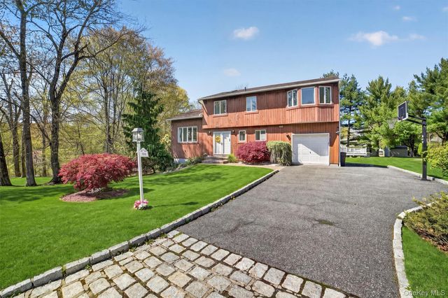 300 Chestnut Court, Yorktown Heights, NY 10598