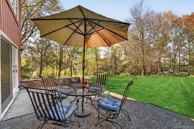 300 Chestnut Court, Yorktown Heights, NY 10598