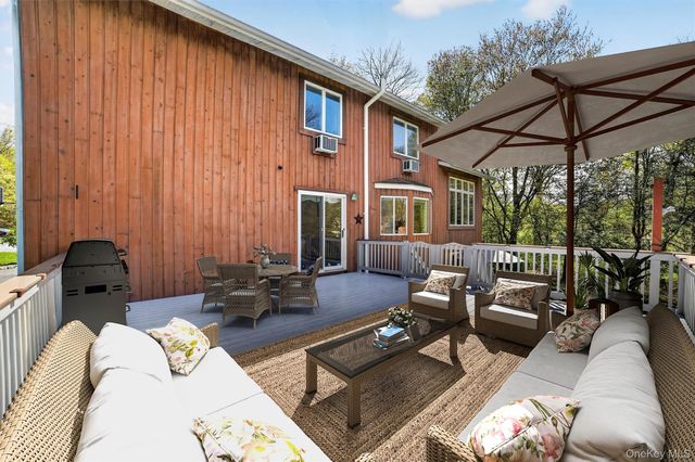 300 Chestnut Court, Yorktown Heights, NY 10598