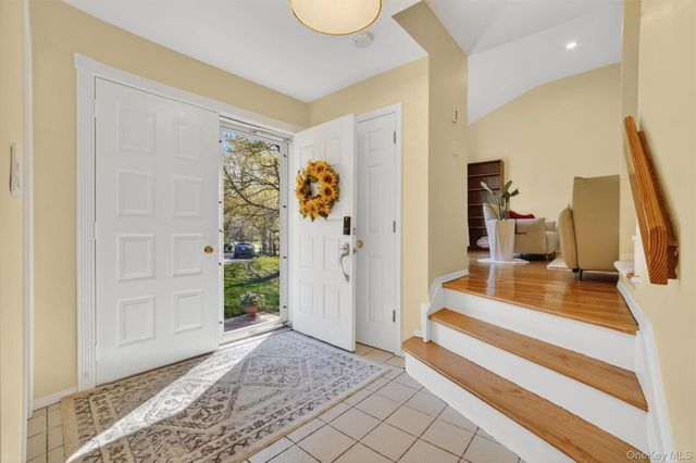 300 Chestnut Court, Yorktown Heights, NY 10598