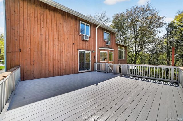 300 Chestnut Court, Yorktown Heights, NY 10598