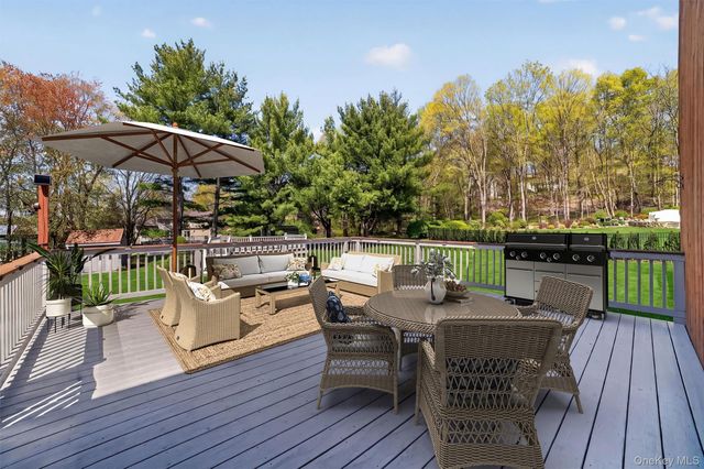 300 Chestnut Court, Yorktown Heights, NY 10598