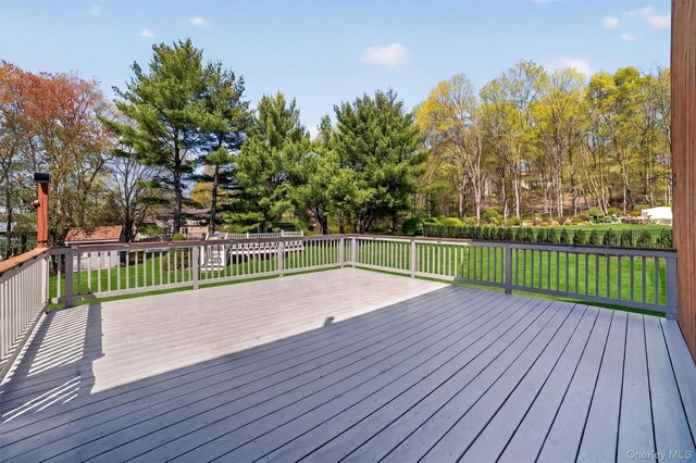 300 Chestnut Court, Yorktown Heights, NY 10598