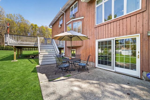 300 Chestnut Court, Yorktown Heights, NY 10598