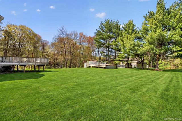 300 Chestnut Court, Yorktown Heights, NY 10598