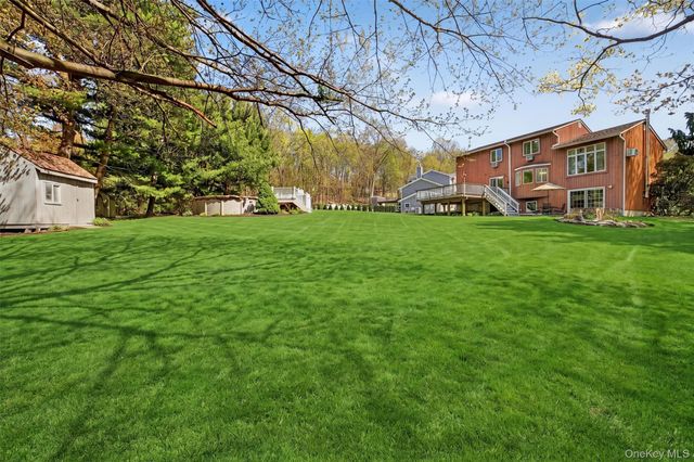 300 Chestnut Court, Yorktown Heights, NY 10598