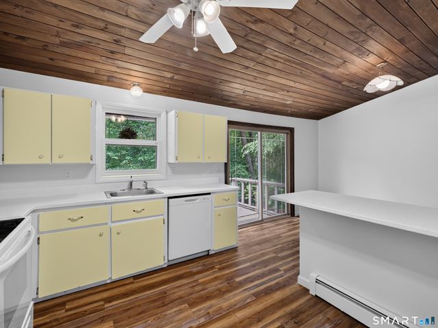 75 Airline Road, Clinton, CT 06413