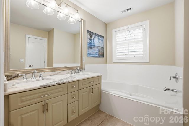 9423 Bonnie Briar Circle, Charlotte, NC 28277