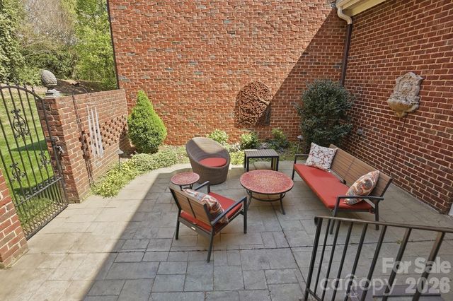 9423 Bonnie Briar Circle, Charlotte, NC 28277