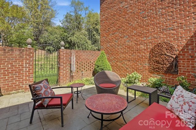 9423 Bonnie Briar Circle, Charlotte, NC 28277