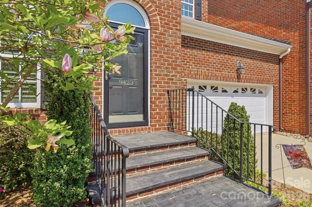 9423 Bonnie Briar Circle, Charlotte, NC 28277