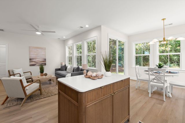 828 5th Avenue, Charleston, SC 29407