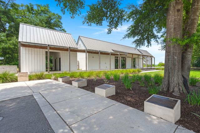 828 5th Avenue, Charleston, SC 29407