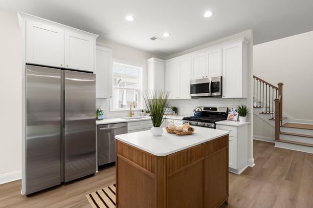 828 5th Avenue, Charleston, SC 29407