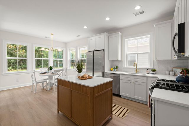 828 5th Avenue, Charleston, SC 29407