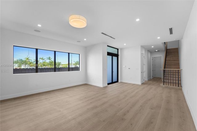 2735 SW 23rd Ter, Miami, FL 33145