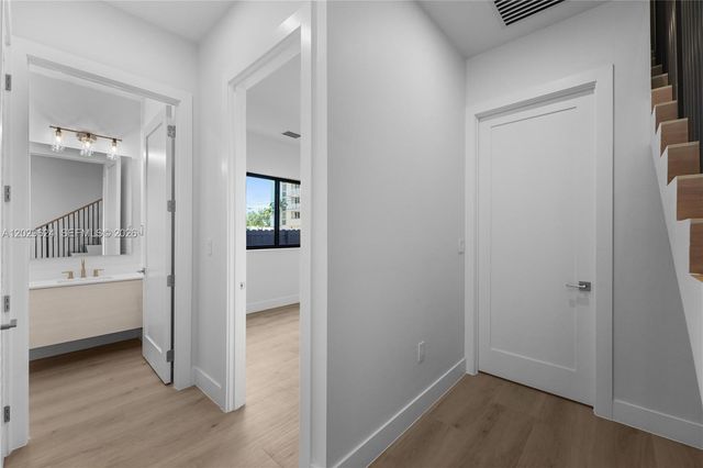2735 SW 23rd Ter, Miami, FL 33145