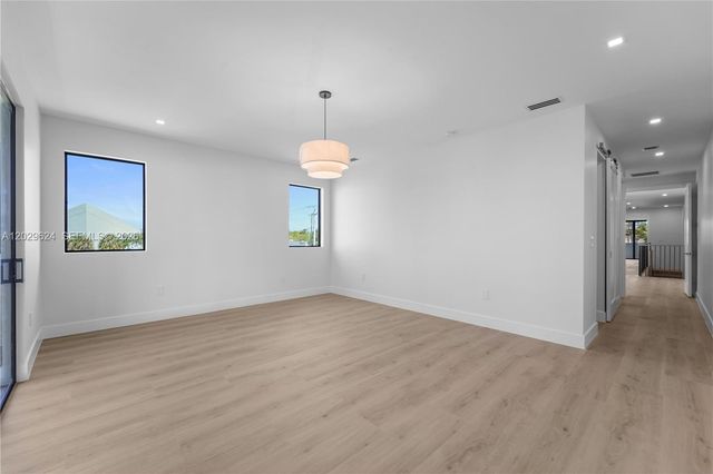 2735 SW 23rd Ter, Miami, FL 33145