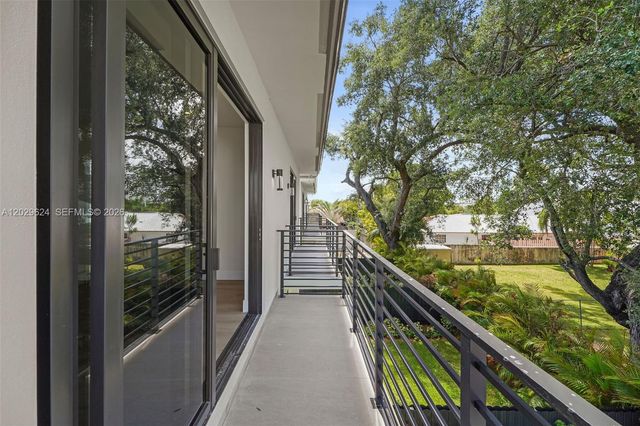2735 SW 23rd Ter, Miami, FL 33145