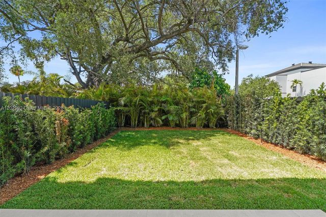 2735 SW 23rd Ter, Miami, FL 33145