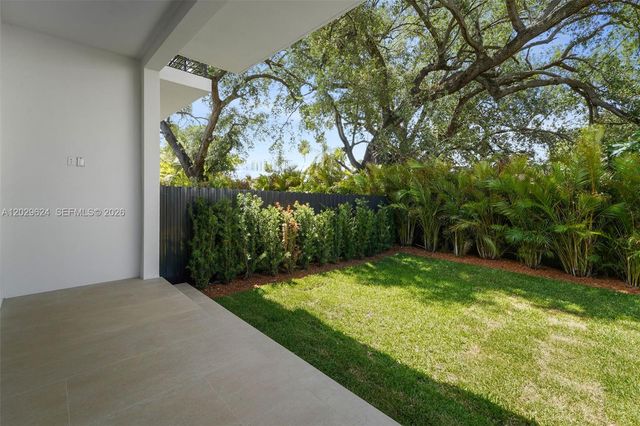2735 SW 23rd Ter, Miami, FL 33145