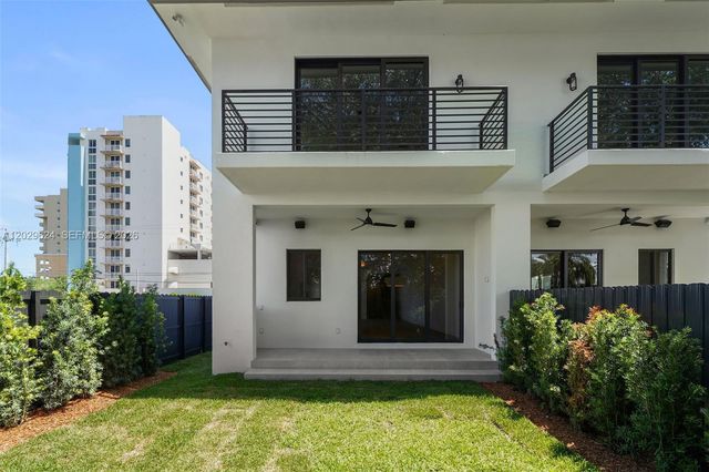 2735 SW 23rd Ter, Miami, FL 33145