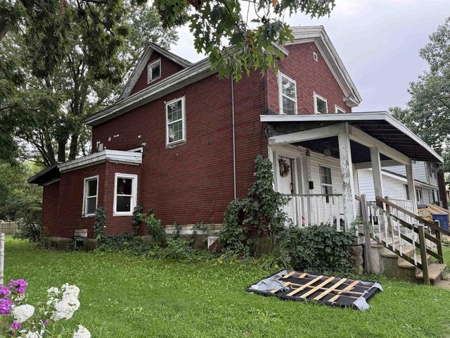 109 W Holmes Street, Janesville, WI 53545