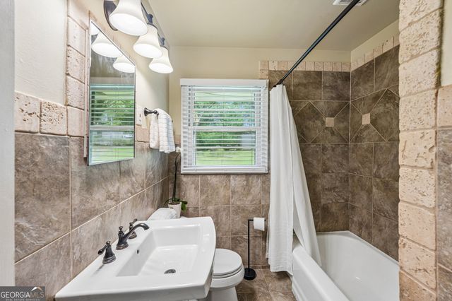 2120 Meadowbrook Lane SE, Marietta, GA 30067