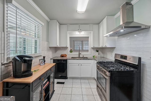 2120 Meadowbrook Lane SE, Marietta, GA 30067